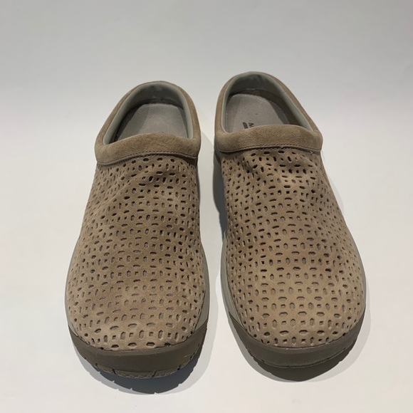 Merrell ENCORE VELUM Perforated Suede Slipon Clogs - Picture 3 of 11